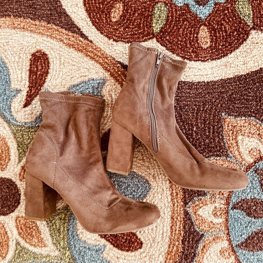 Mia Suede fawn/Brown ankle boots.
